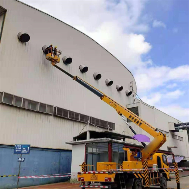 海安高空作业车出租服务：专业广告牌安装解决方案